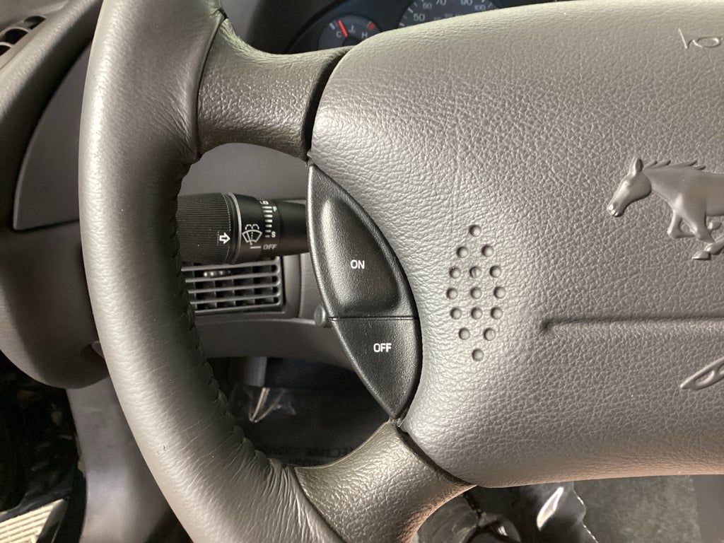 2001 Ford Mustang GT Deluxe