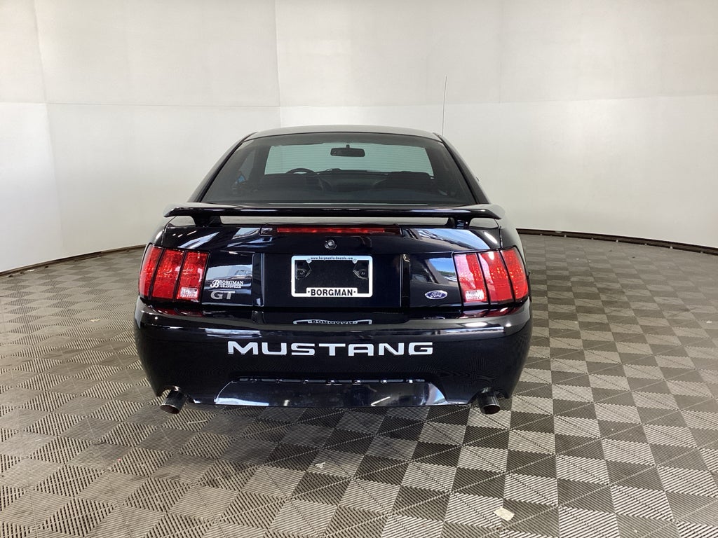 2001 Ford Mustang GT Deluxe