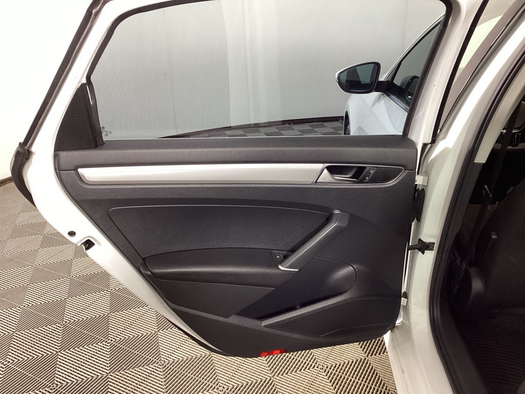 2016 Volkswagen Passat 1.8T S