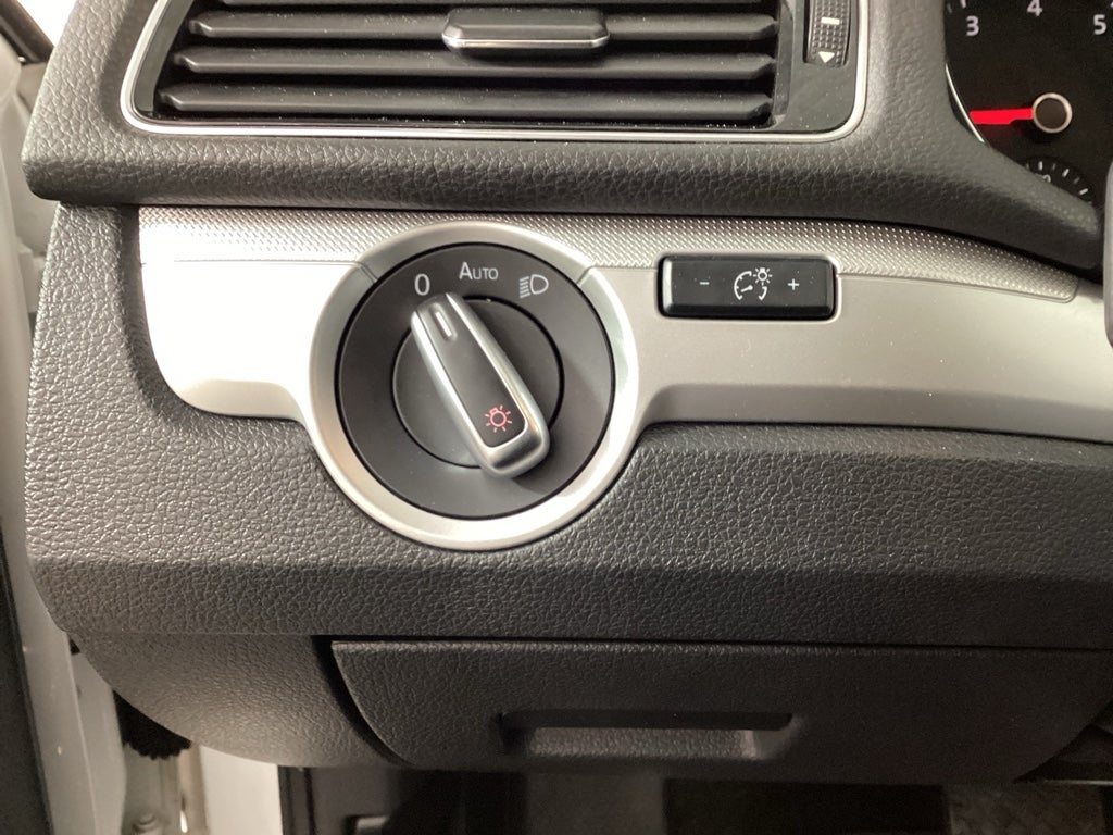 2016 Volkswagen Passat 1.8T S