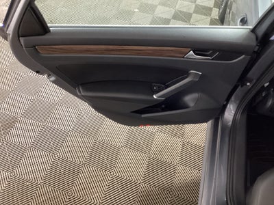 2022 Volkswagen Passat 2.0T Limited Edition