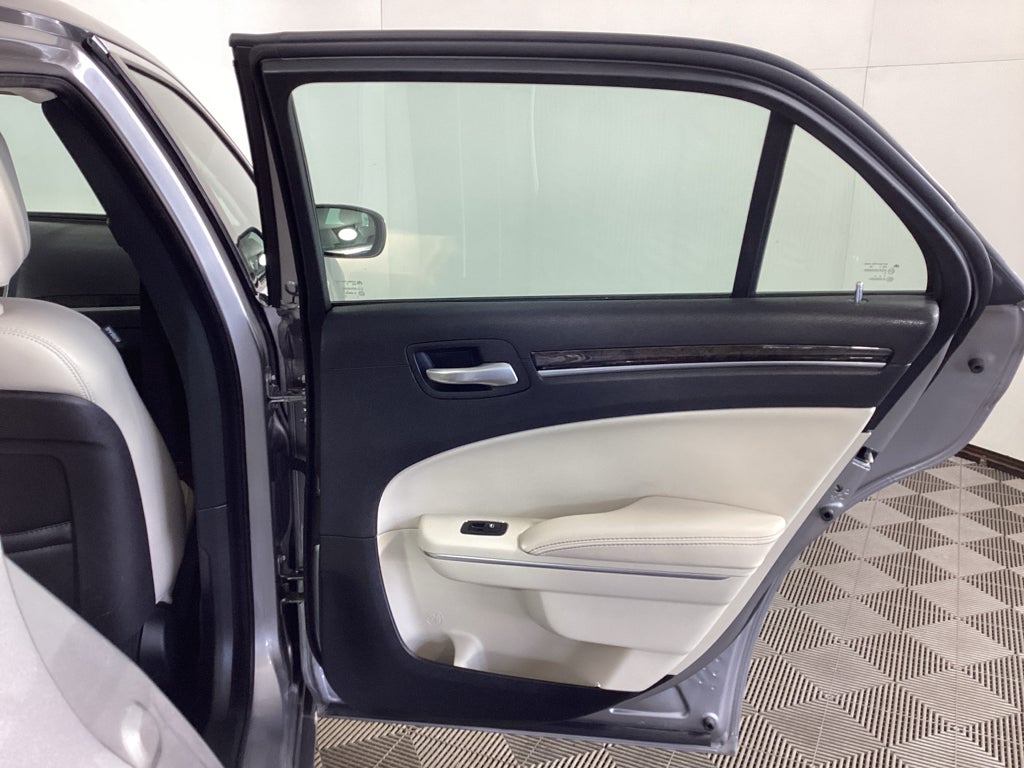 2018 Chrysler 300C Limited