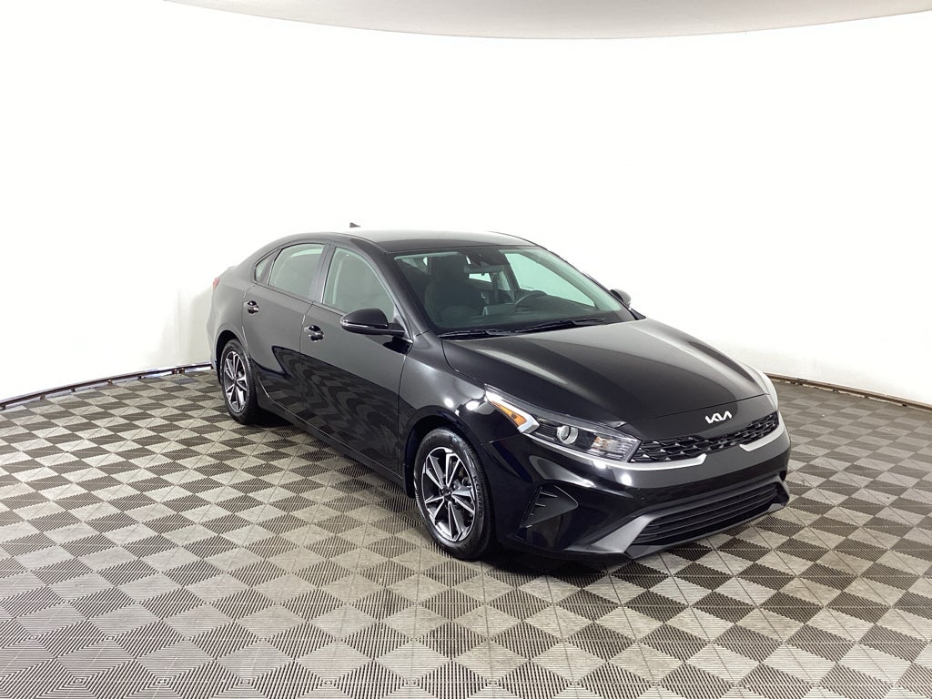 2022 Kia Forte LXS AT's photo
