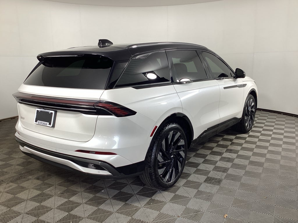 2025 Lincoln Nautilus Reserve
