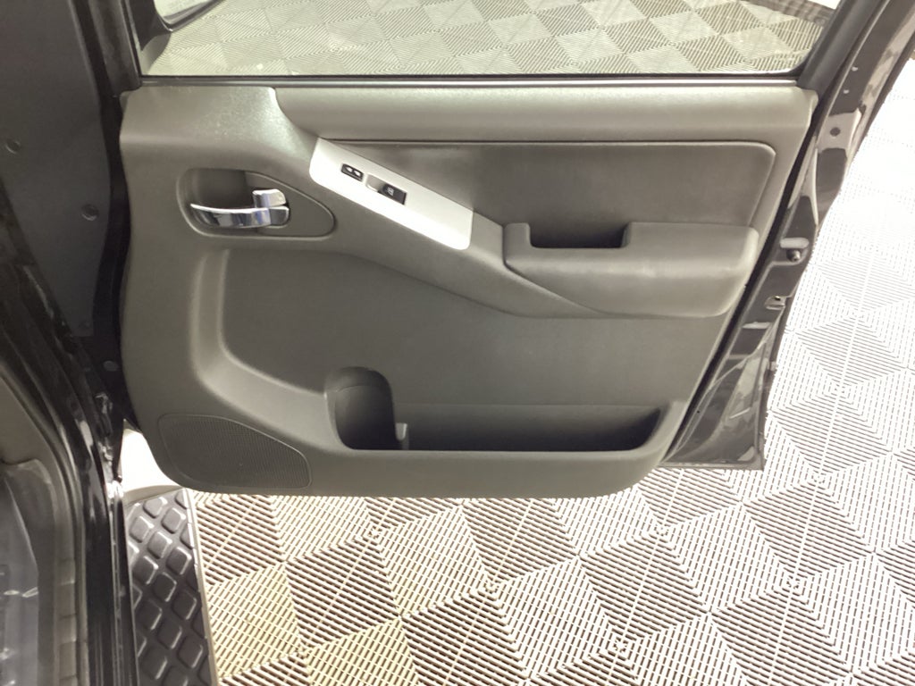 2012 Nissan Pathfinder Silver Edition