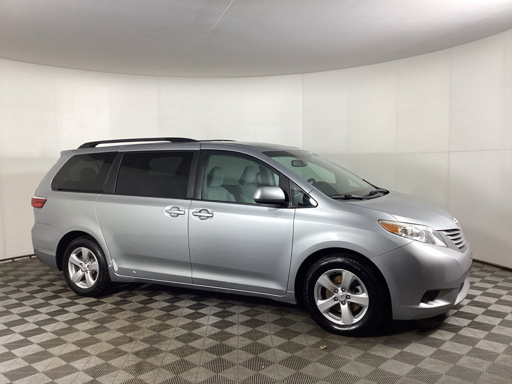 2015 Toyota Sienna LE