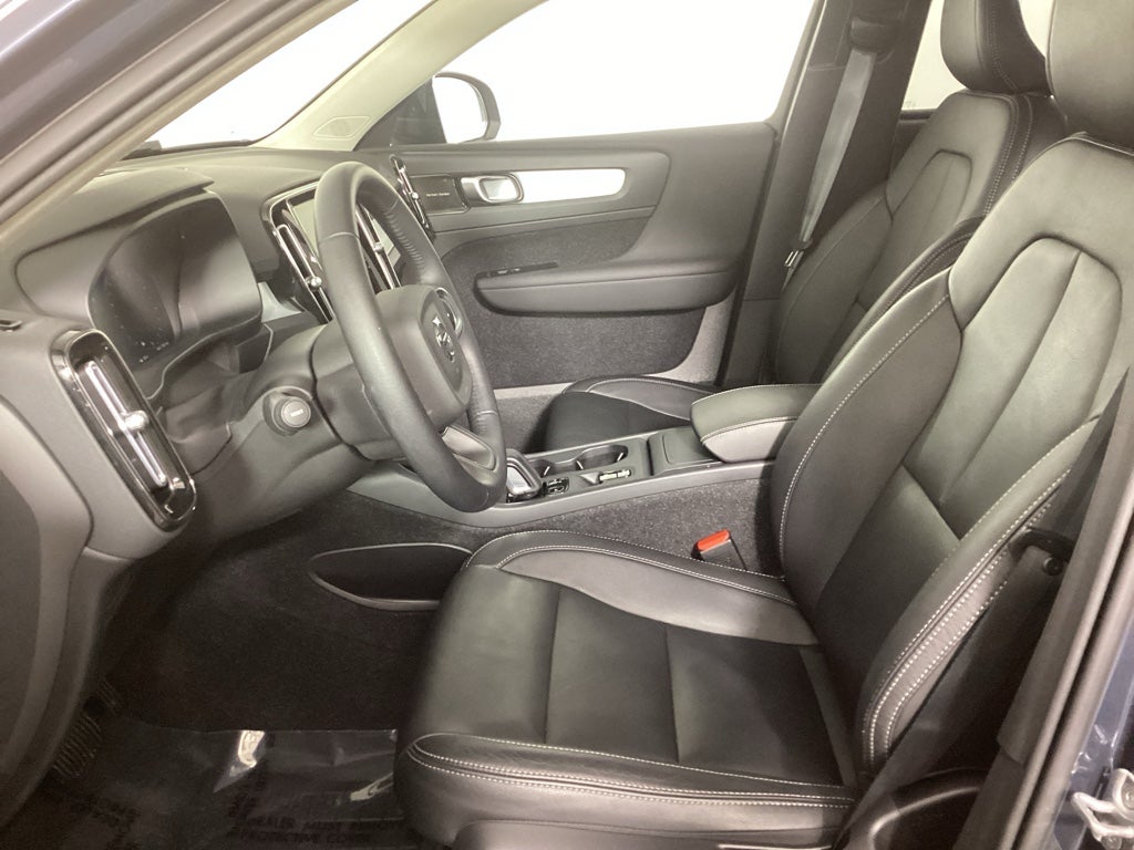 2021 Volvo XC40 Momentum