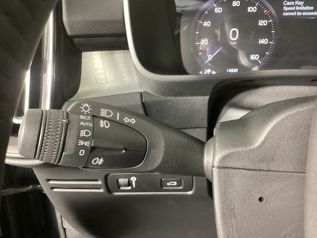 2021 Volvo XC40 Momentum