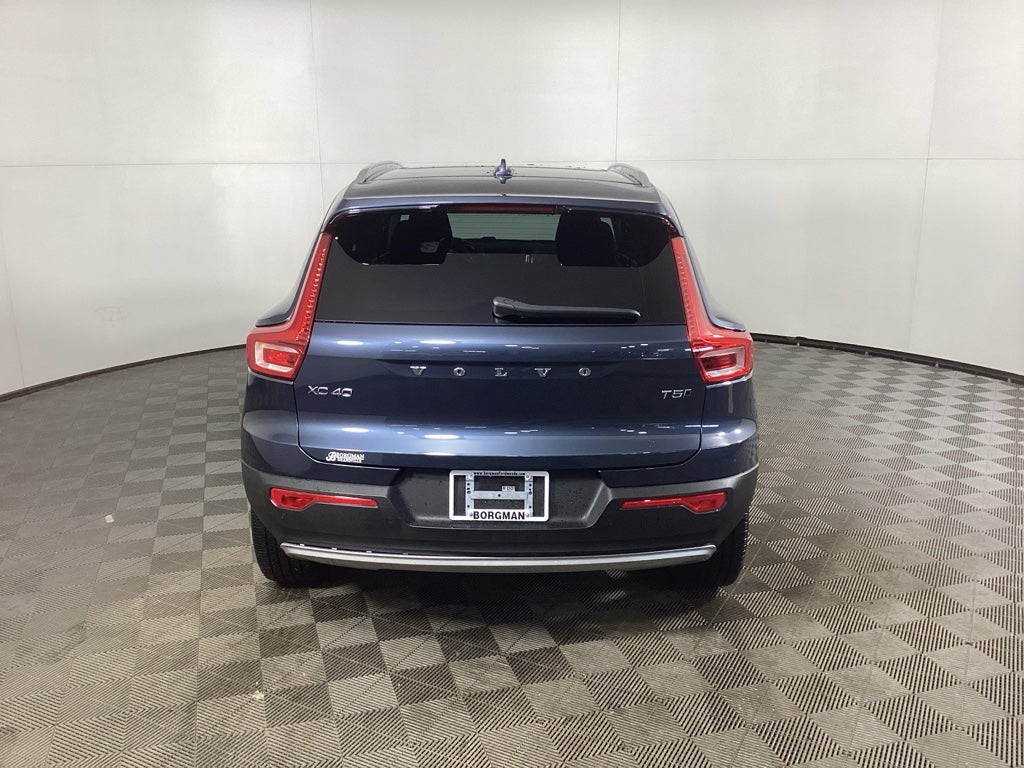 2021 Volvo XC40 Momentum