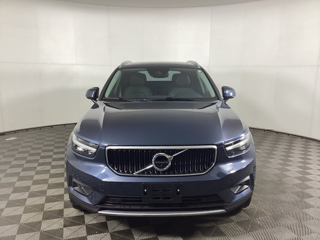 2021 Volvo XC40 Momentum