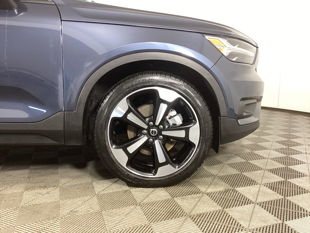 2021 Volvo XC40 Momentum