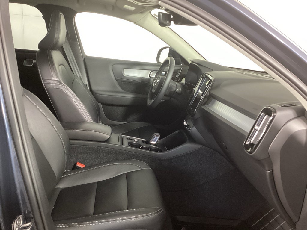 2021 Volvo XC40 Momentum