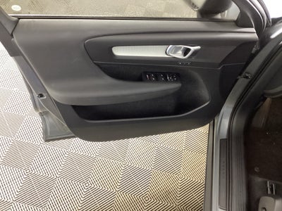 2019 Volvo XC40 Momentum