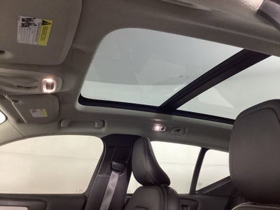 2019 Volvo XC40 Momentum