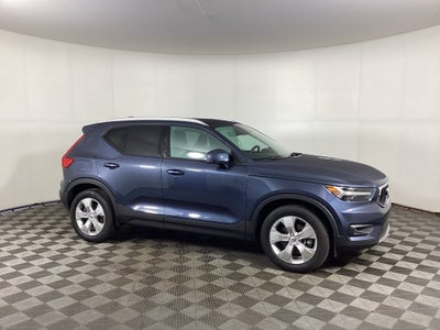 2022 Volvo XC40 T5 T5 Momentum