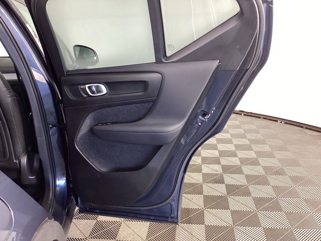 2022 Volvo XC40 T5 T5 Momentum