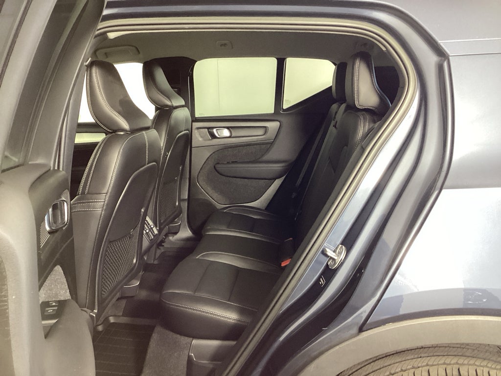 2022 Volvo XC40 T5 T5 Momentum