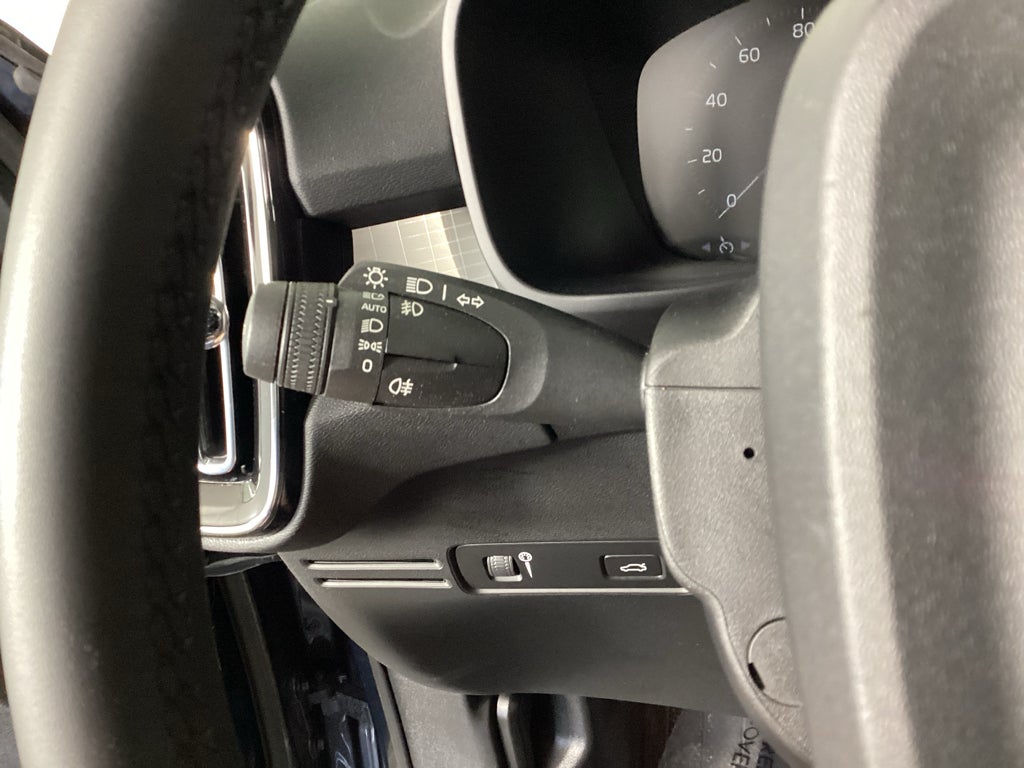 2022 Volvo XC40 T5 T5 Momentum
