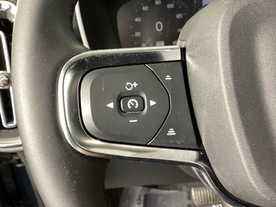 2022 Volvo XC40 T5 T5 Momentum