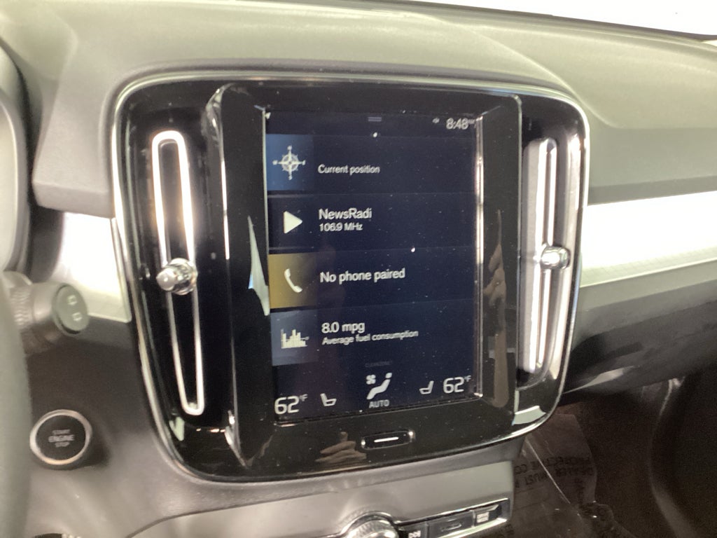 2022 Volvo XC40 T5 T5 Momentum