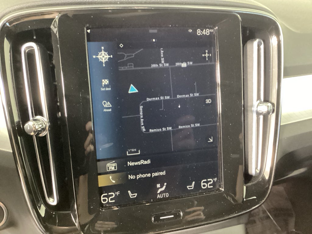 2022 Volvo XC40 T5 T5 Momentum