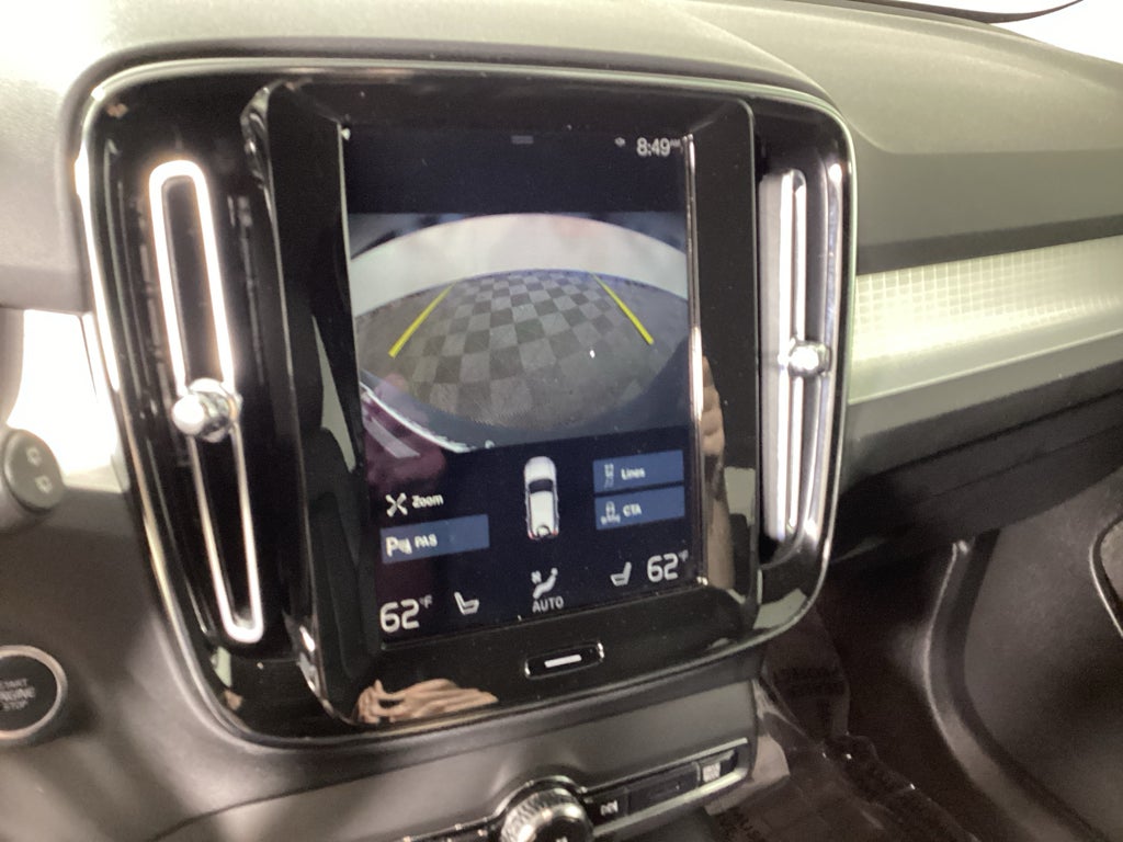 2022 Volvo XC40 T5 T5 Momentum