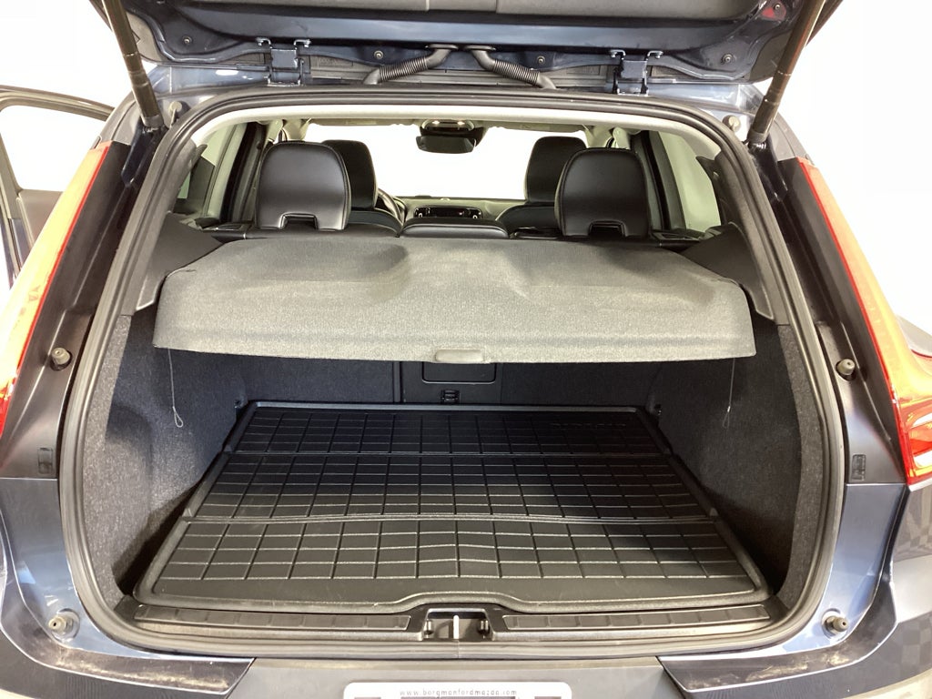 2022 Volvo XC40 T5 T5 Momentum