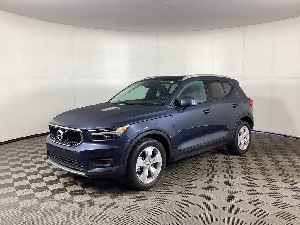 2022 Volvo XC40 T5 T5 Momentum
