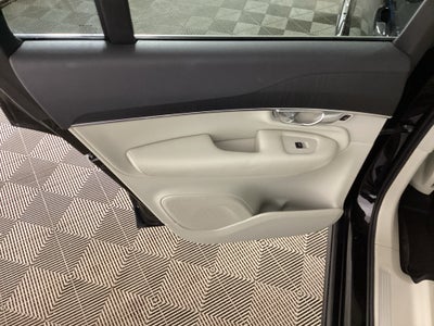 2020 Volvo XC90 T6; 7-seat T6; 7-seat Momentum