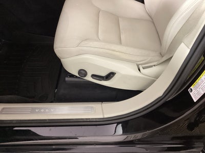 2020 Volvo XC90 T6; 7-seat T6; 7-seat Momentum