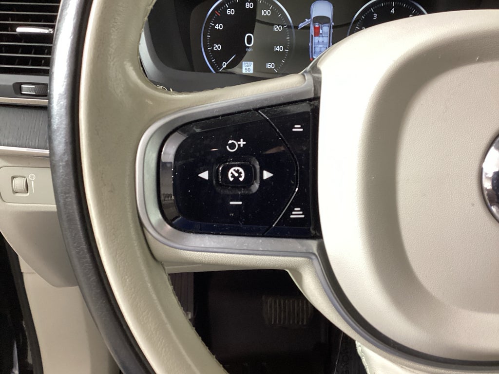 2020 Volvo XC90 T6; 7-seat T6; 7-seat Momentum
