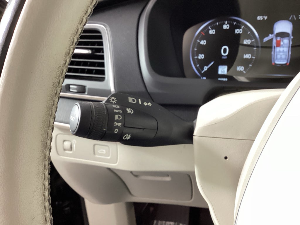 2020 Volvo XC90 T6; 7-seat T6; 7-seat Momentum
