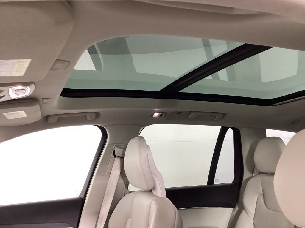 2020 Volvo XC90 T6; 7-seat T6; 7-seat Momentum