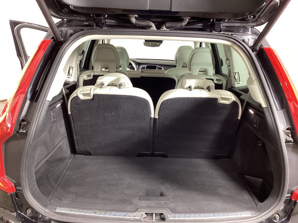 2020 Volvo XC90 T6; 7-seat T6; 7-seat Momentum