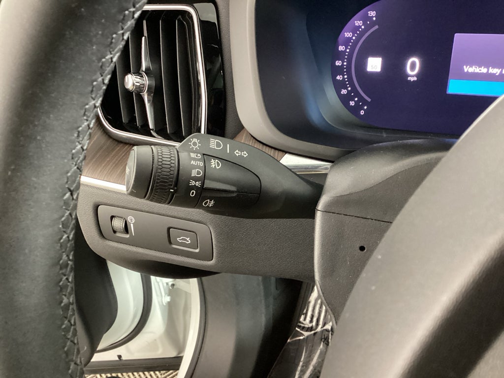 2022 Volvo XC60 B5 B5 Momentum