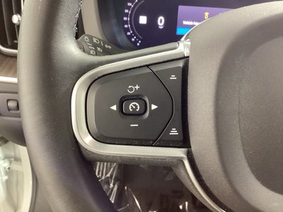 2022 Volvo XC60 B5 B5 Momentum