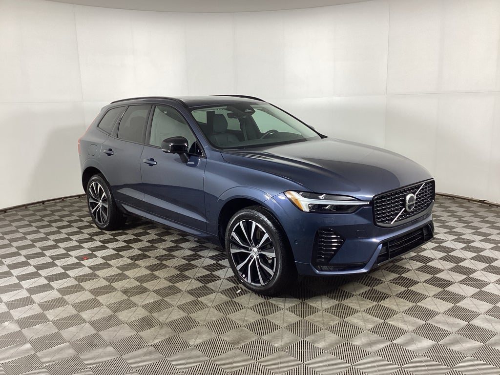 2024 Volvo XC60 B5 B5 Plus Dark Theme