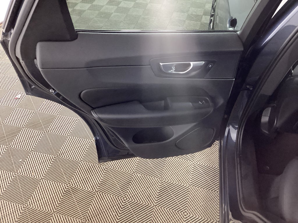 2024 Volvo XC60 B5 B5 Plus Dark Theme