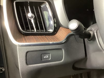 2024 Volvo XC60 B5 B5 Plus Dark Theme