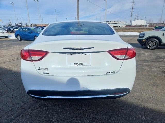 2016 Chrysler 200 Limited