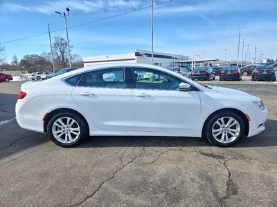 2016 Chrysler 200 Limited
