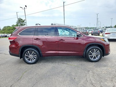 2017 Toyota Highlander Base