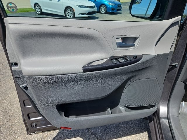 2017 Toyota Sienna Base