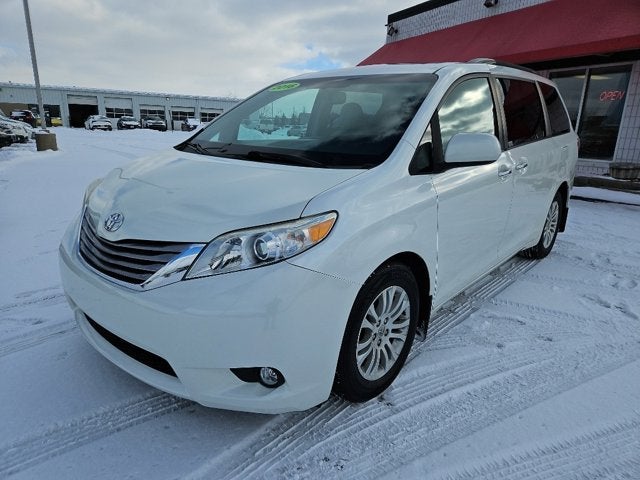 2016 Toyota Sienna Base