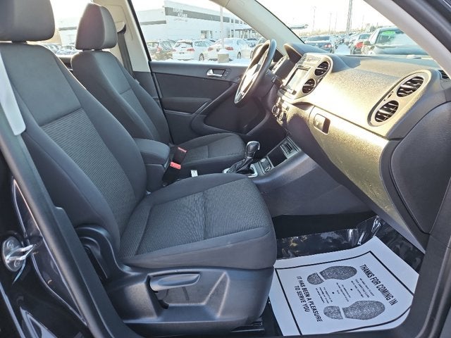 2017 Volkswagen TIGUAN Base