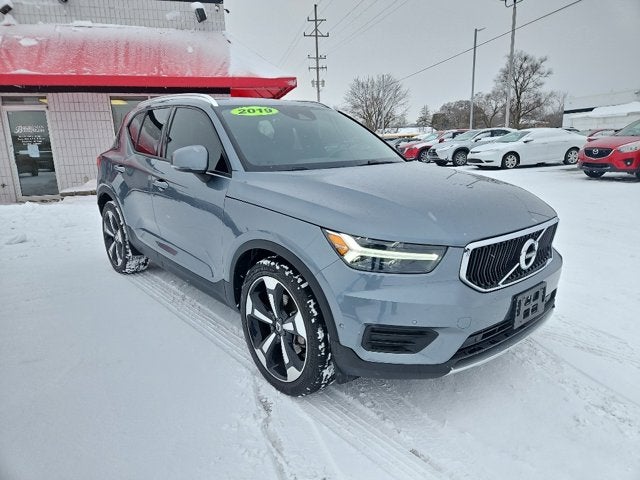 2019 Volvo XC40 Momentum