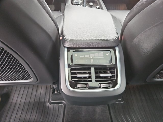 2017 Volvo XC90 Momentum