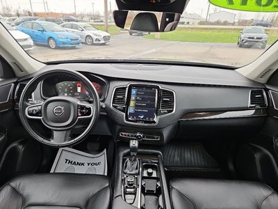 2017 Volvo XC90 Momentum