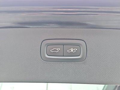 2017 Volvo XC90 Momentum